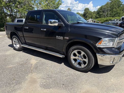 Used 2017 RAM 1500 Laramie w/ Convenience Group AWD/4WD image 12