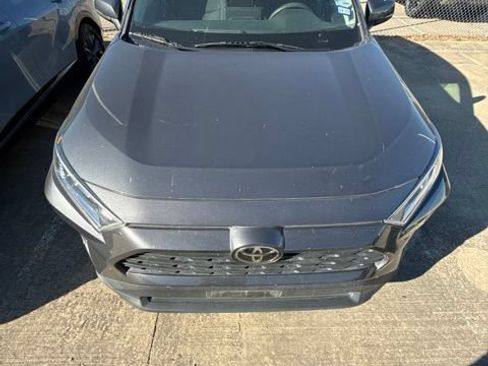 Used 2021 Toyota RAV4 XLE FWD image 4