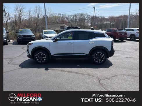Used 2026 Nissan Kicks SV w/ Cold Weather Package AWD/4WD image 2