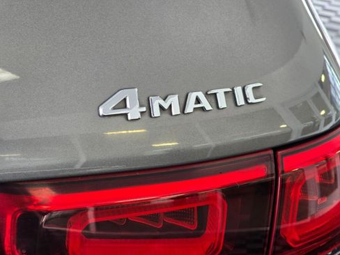 Used 2023 Mercedes-Benz GLB 250 4MATIC image 16