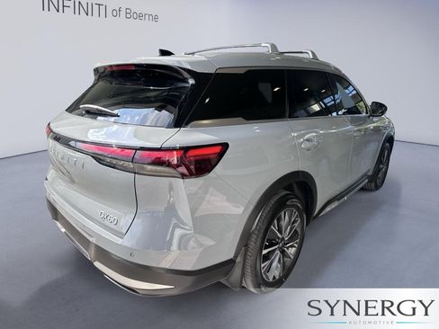 Certified 2026 INFINITI QX60 Luxe w/ Cargo Package FWD image 5