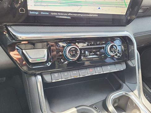 New 2025 GMC Sierra 2500 Denali w/ Denali Reserve Package image 17