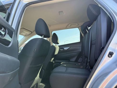 Used 2019 Nissan Rogue SV image 23
