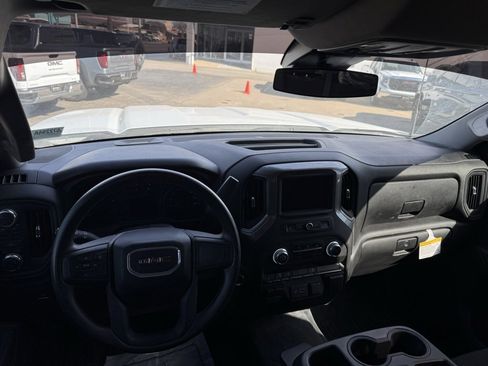 Used 2024 GMC Sierra 3500 Pro w/ Convenience Package image 3