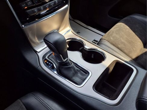 Used 2019 Jeep Grand Cherokee Altitude AWD/4WD image 13
