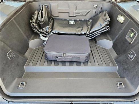 New 2025 GMC Hummer EV 2X image 17
