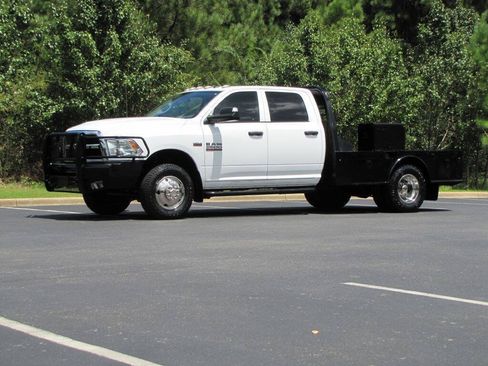 Used 2017 RAM 3500 Tradesman w/ Chrome Appearance Group AWD/4WD image 3