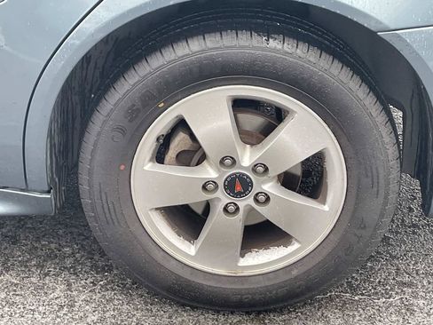 Used 2006 Pontiac Grand Prix w/ Preferred Package FWD image 12