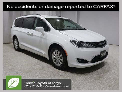 Used 2018 Chrysler Pacifica Touring-L Plus FWD image 1