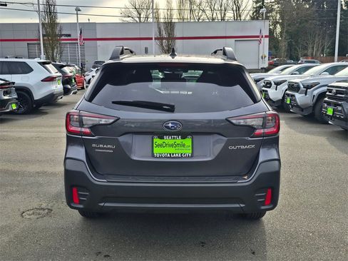 Used 2022 Subaru Outback Premium image 6