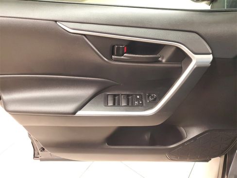 Certified 2022 Toyota RAV4 LE image 17