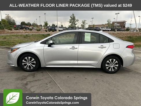 Used 2022 Toyota Corolla LE FWD image 4