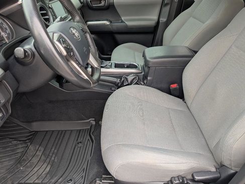 Used 2018 Toyota Tacoma SR5 image 9