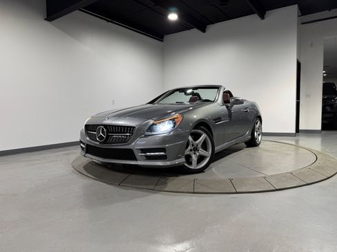 Used 2015 Mercedes-Benz SLK 350 image 3