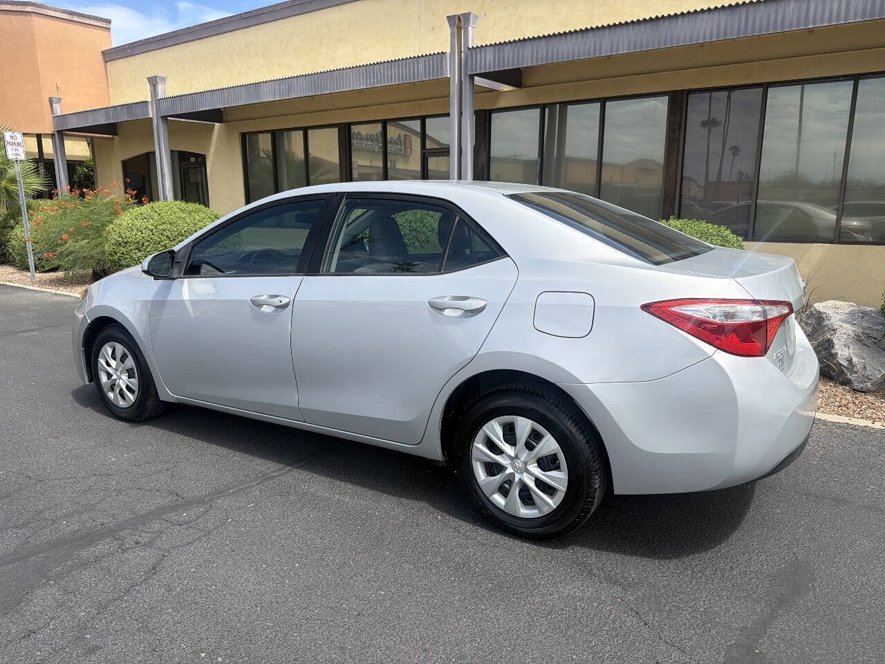 Used 2014 Toyota Corolla L FWD image 5