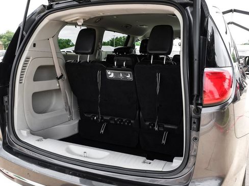 Used 2018 Chrysler Pacifica Touring-L Plus w/ Advanced Safetytec Group FWD image 56