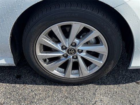 Used 2023 Toyota Camry LE image 9