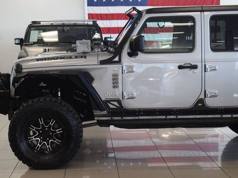 Used 2018 Jeep Wrangler Unlimited Sport S AWD/4WD image 25