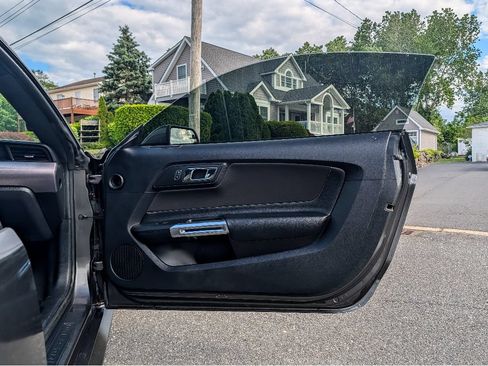Used 2016 Ford Mustang GT RWD image 11