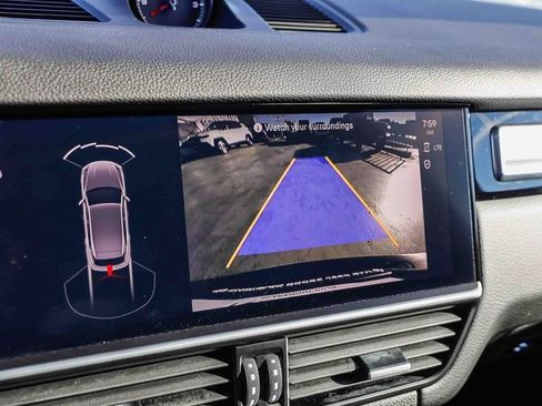 Used 2023 Porsche Cayenne Platinum Edition image 29