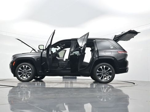 Used 2023 Jeep Grand Cherokee Overland image 47