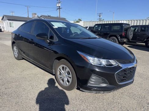 Used 2019 Chevrolet Cruze LS image 3
