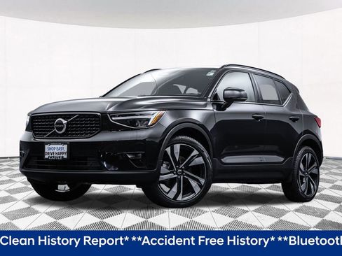 Used 2023 Volvo XC40 B5 Plus w/ Protection Package Premier image 2