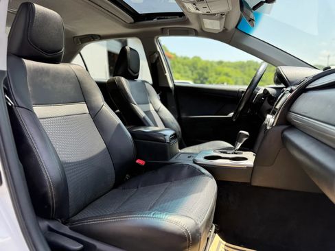 Used 2012 Toyota Camry SE FWD image 29