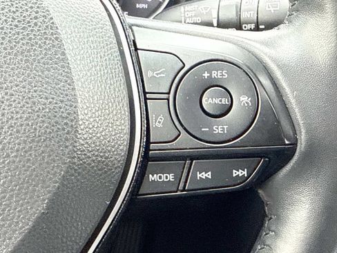Used 2019 Toyota RAV4 XLE Premium w/ Cold Weather Package AWD/4WD image 20