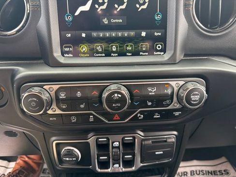 Used 2022 Jeep Gladiator Overland AWD/4WD image 19