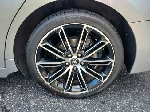 Used 2019 Toyota Avalon XSE image 28