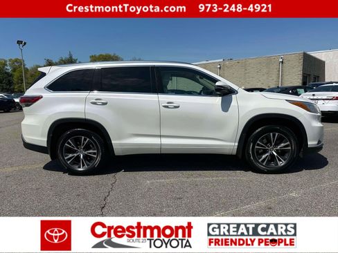 Certified 2016 Toyota Highlander XLE AWD/4WD image 5