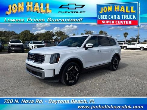 Used 2023 Kia Telluride S image 2