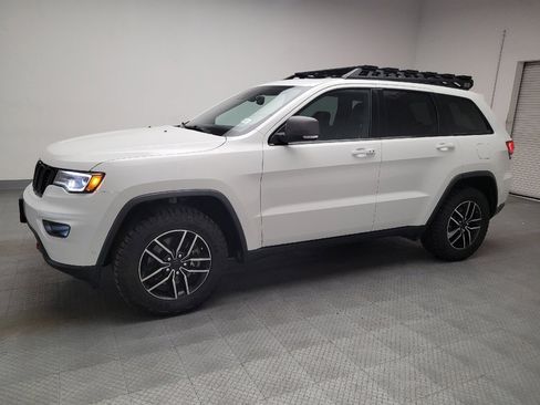 Used 2020 Jeep Grand Cherokee Trailhawk w/ Trailhawk Luxury Group AWD/4WD image 2