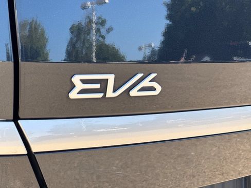 Used 2024 Kia EV6 Light RWD image 40