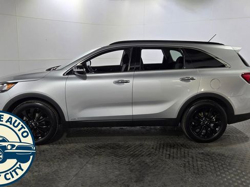 Used 2019 Kia Sorento S AWD/4WD image 4