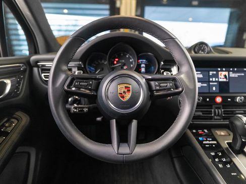 Certified 2026 Porsche Macan AWD/4WD image 30