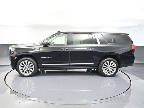 Used 2023 GMC Yukon XL Denali image 10