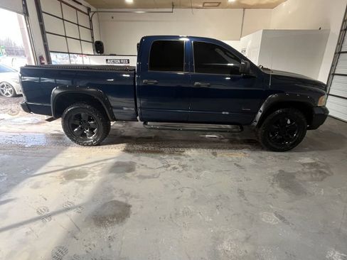Used 2004 Dodge Ram 1500 Truck SLT image 2