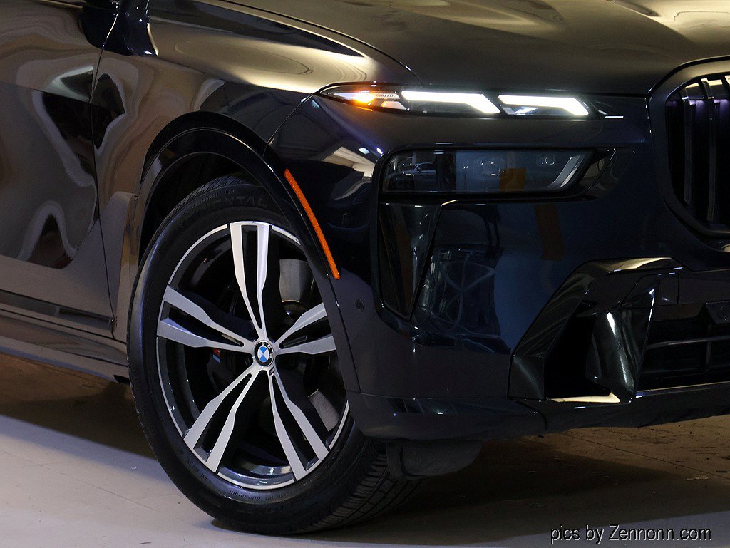 Certified 2024 BMW X7 xDrive40i w/ M Sport Package AWD/4WD image 3