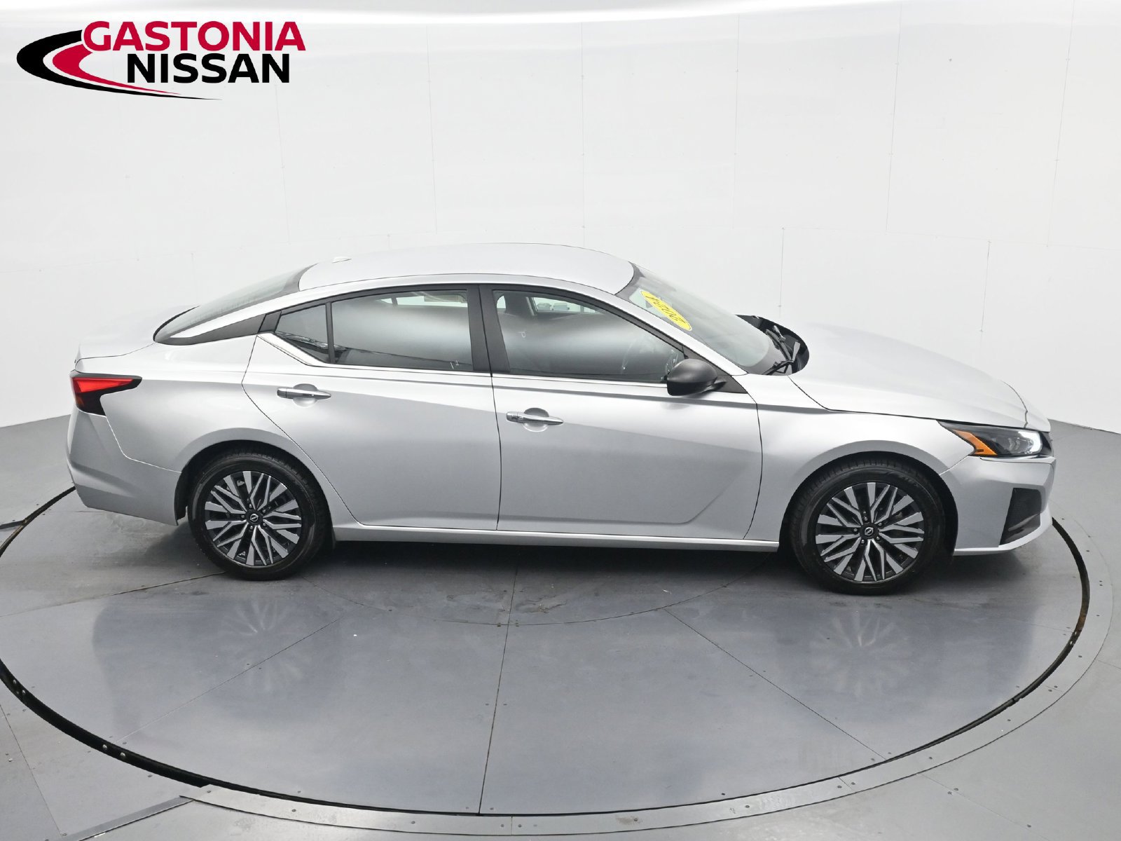 Used 2024 Nissan Altima 2.5 SV FWD image 26