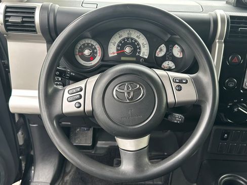 Used 2013 Toyota FJ Cruiser 4WD w/ Convenience Pkg image 20