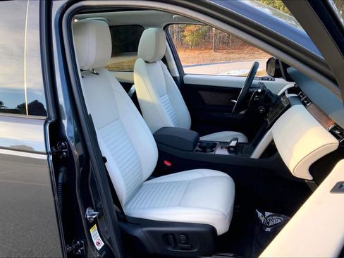 Certified 2025 Land Rover Discovery Sport S image 8