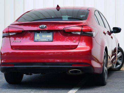 Used 2018 Kia Forte S w/ S Technology Plus Package FWD image 4