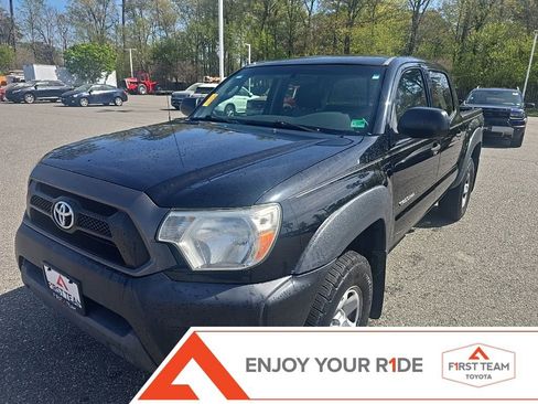 Used 2014 Toyota Tacoma PreRunner w/ Convenience Package image 1