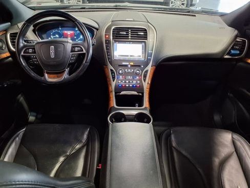 Used 2019 Lincoln Nautilus Reserve image 17