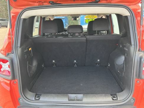 Used 2019 Jeep Renegade Sport image 16