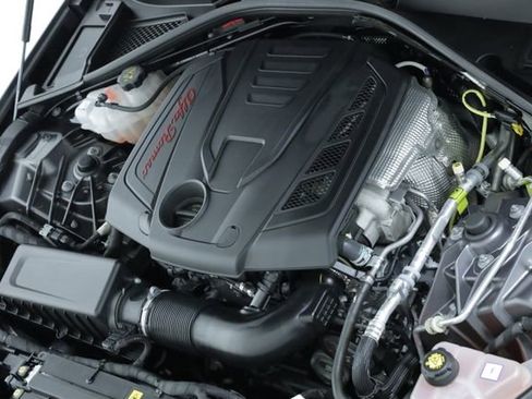 Used 2022 Alfa Romeo Giulia Ti image 7