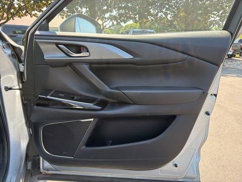Used 2021 MAZDA CX-9 Touring w/ Touring Premium Package FWD image 10