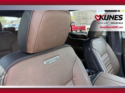New 2027 GMC Acadia Denali Ultimate w/ LPO, Floor Liner Package AWD/4WD image 45
